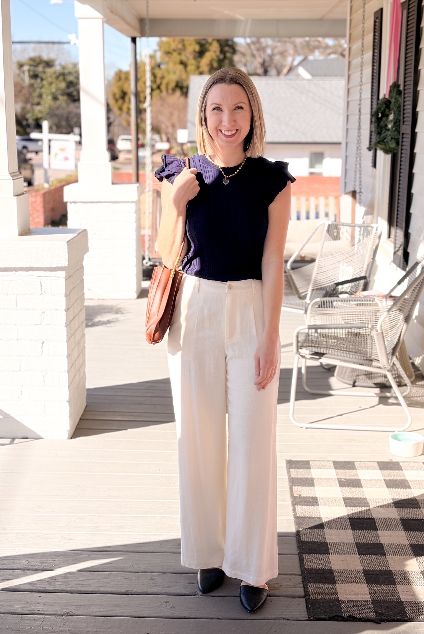 mid rise, wide leg, linen pants in white