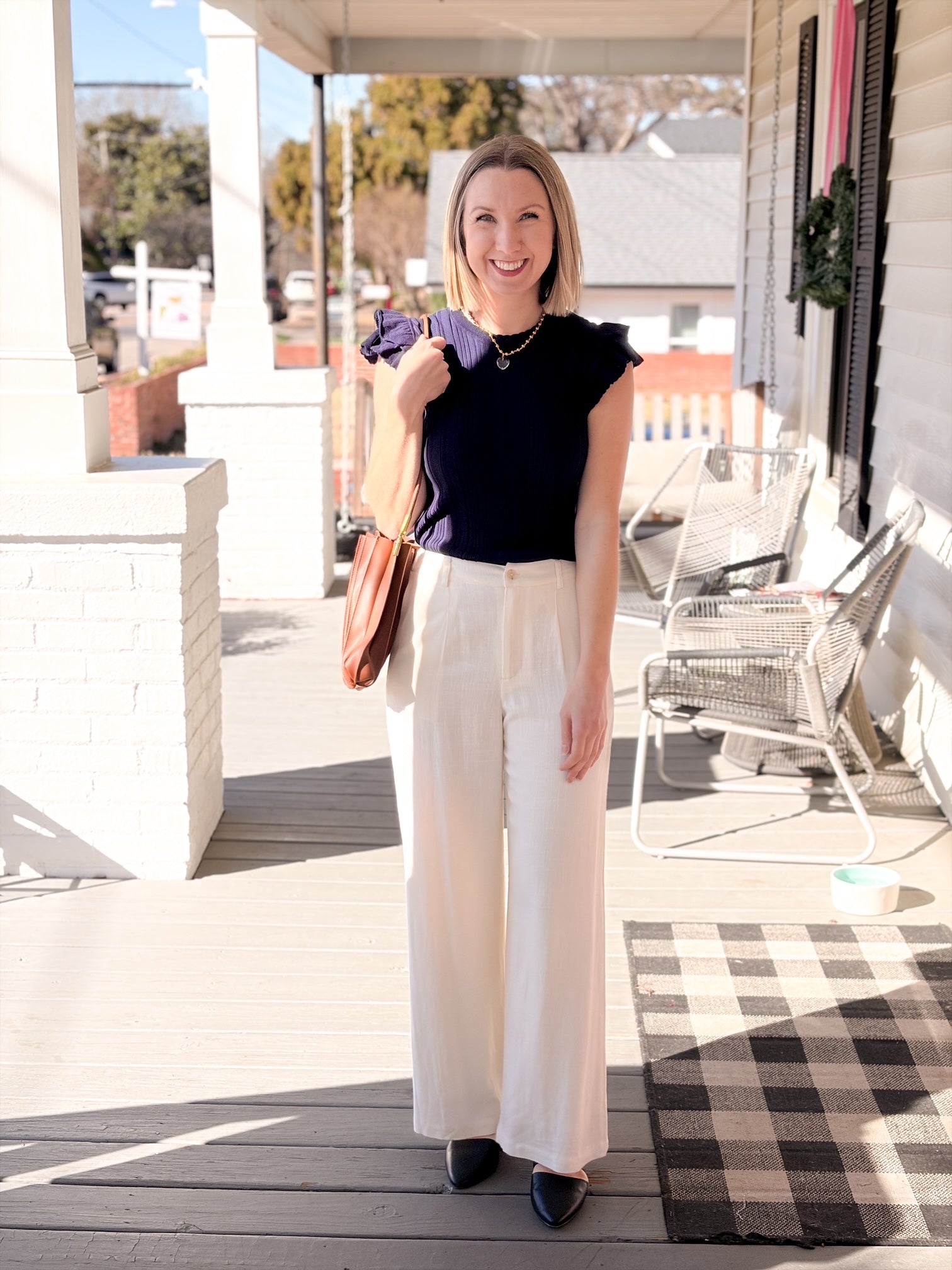 mid rise, wide leg, linen pants in white