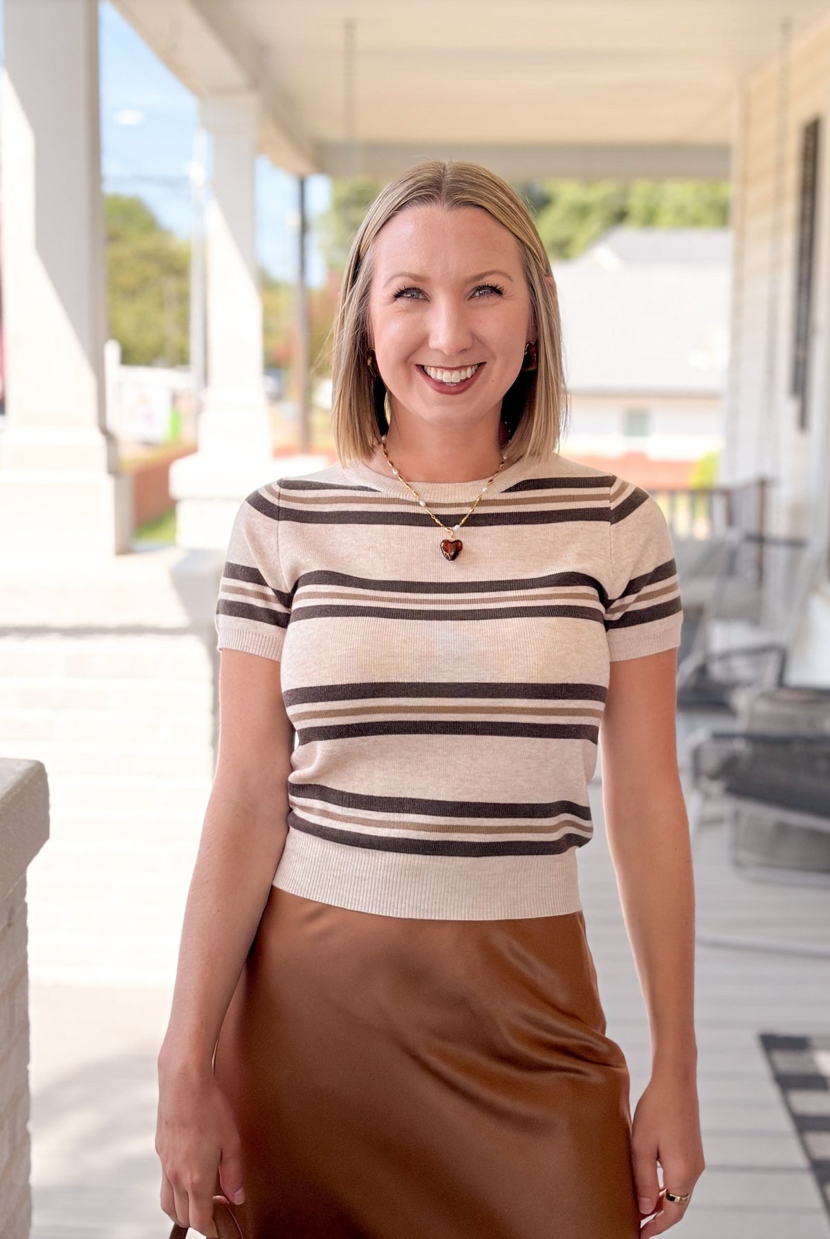 Rose & Lee Co Brenna Top, Oat short sleeve