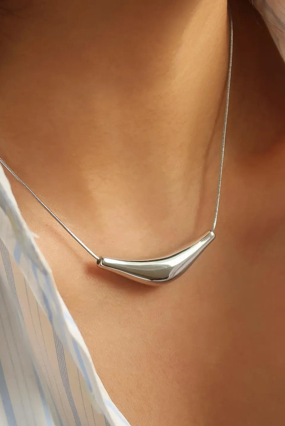 Rose & Lee Co Cendre Curve Necklace, Silver Necklaces