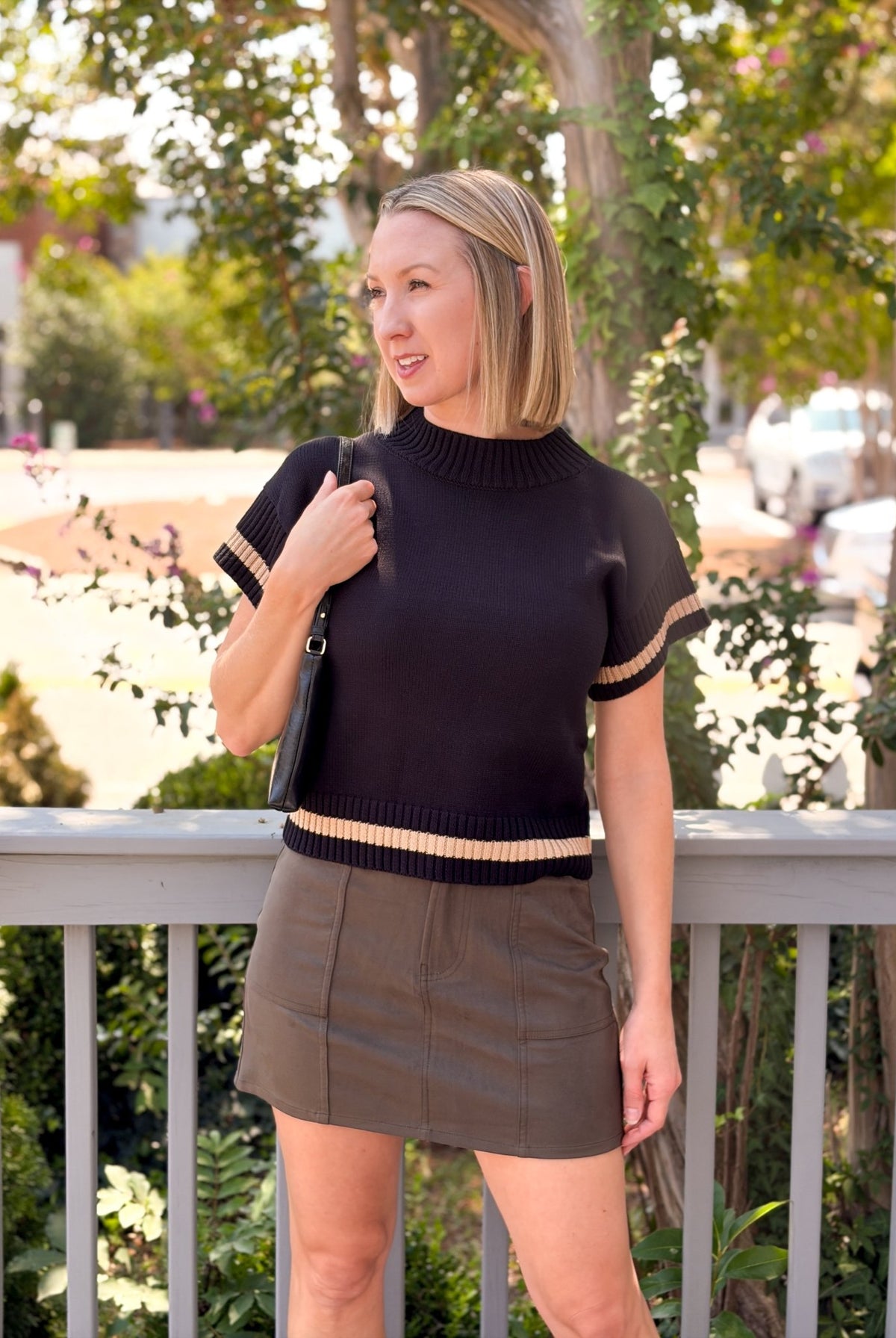 Rose & Lee Co Elias Top, Tan/Black short sleeve
