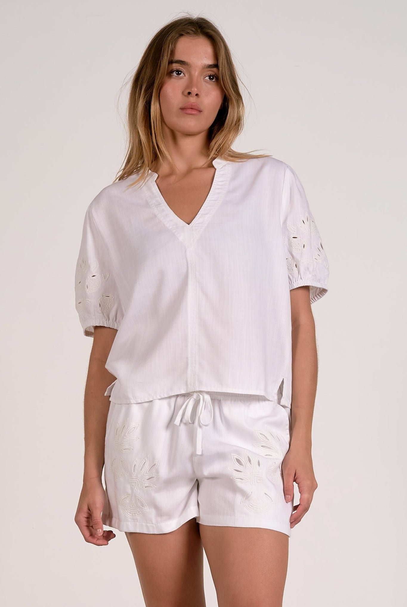 Rose & Lee Co Emerie Top, White short sleeve