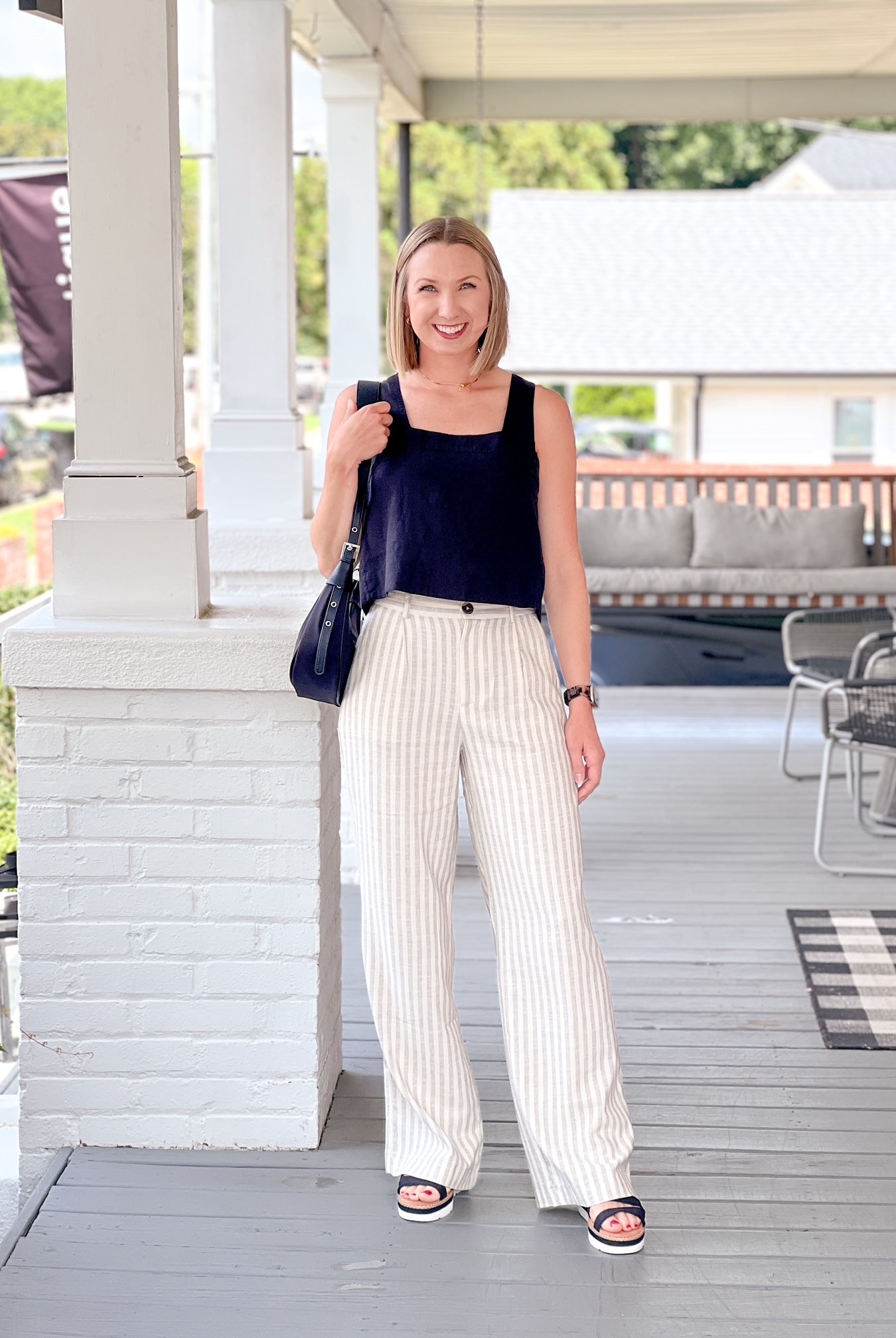 wide leg pants, elastic waist, black stripe