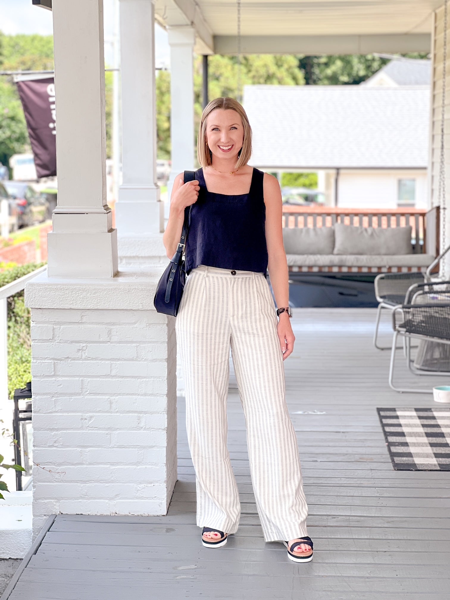 wide leg pants, elastic waist, black stripe