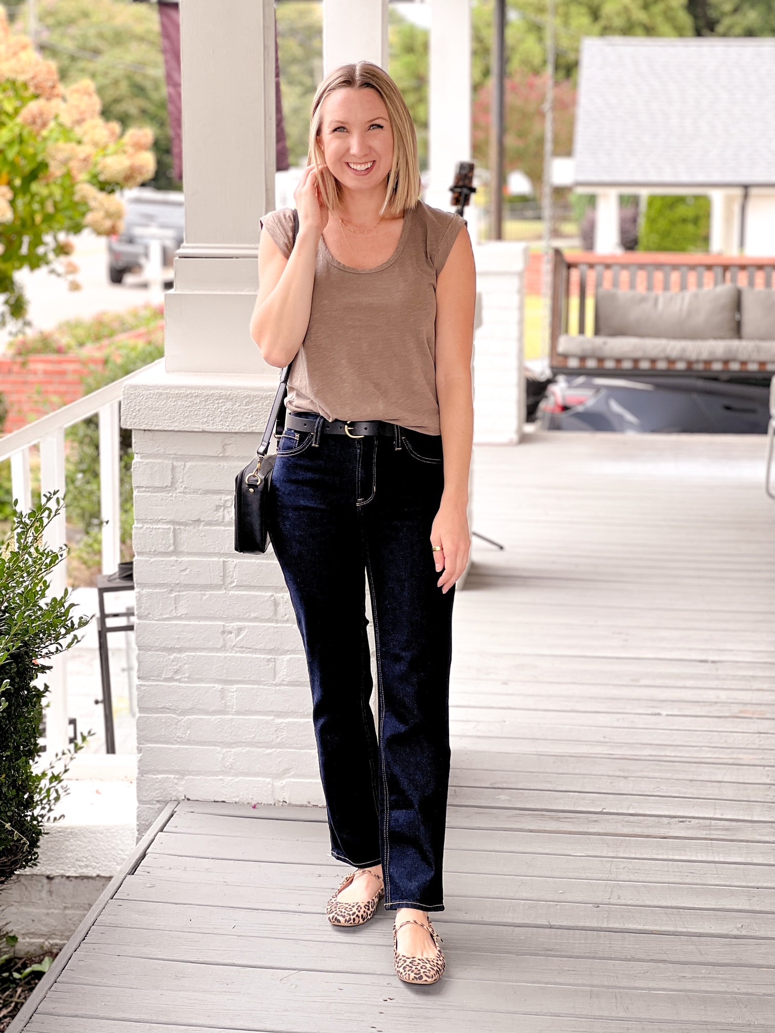 Brown Short Sleeve Scoop Neck Top