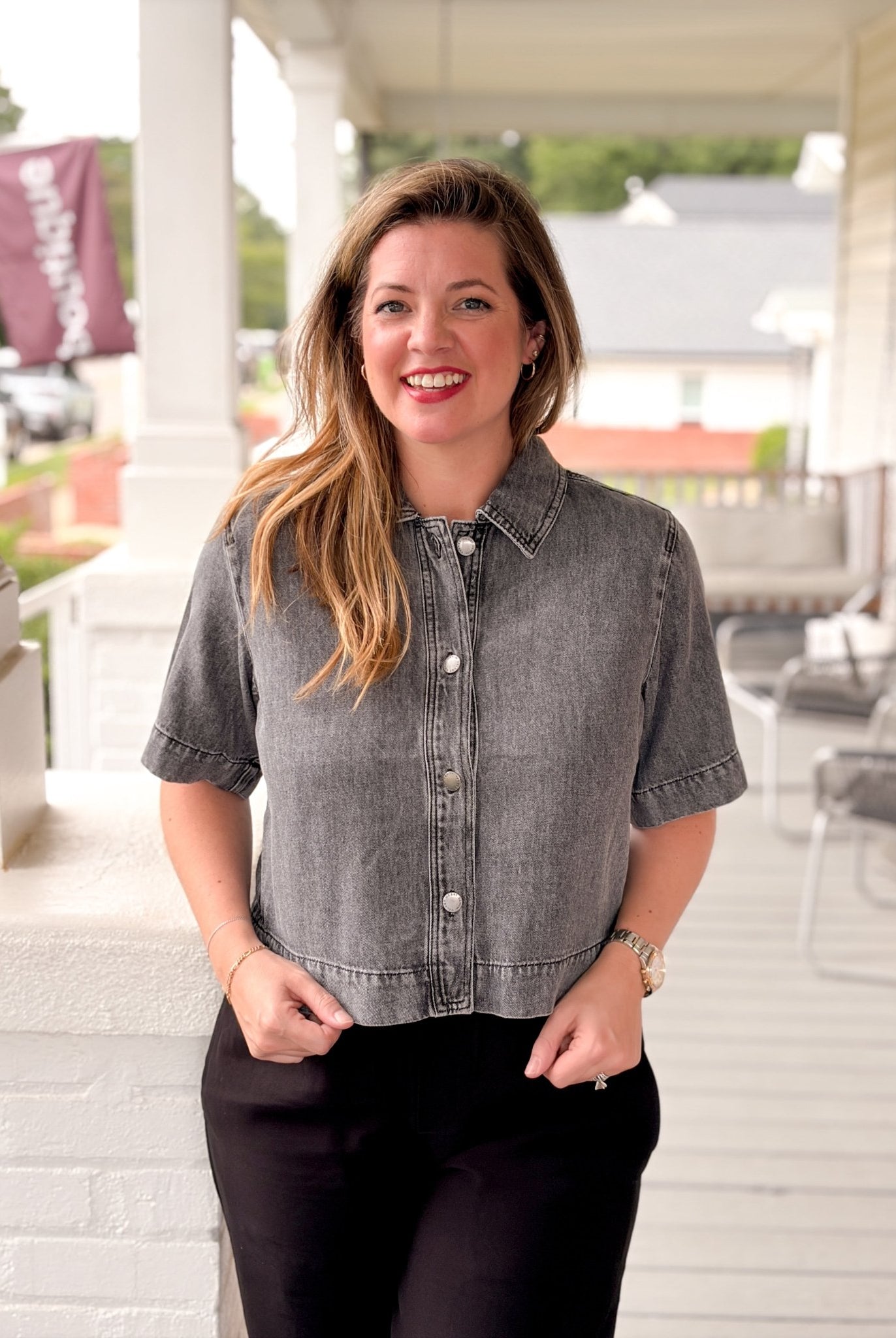 Rose & Lee Co Rimpel Top, Grey Acid Wash short sleeve