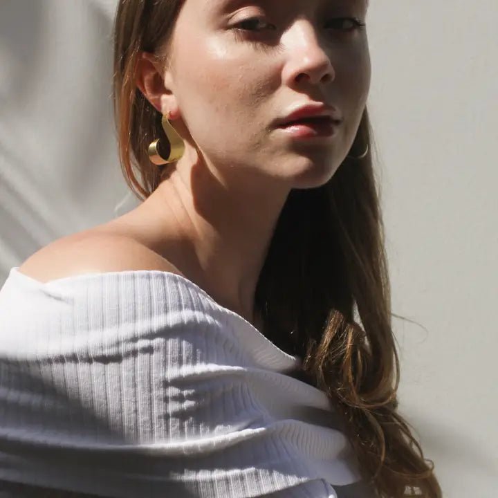 Rose & Lee Co Golden Curve Threader Earrings Earrings