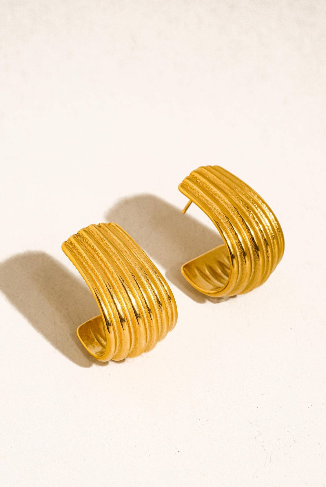 Rose & Lee Co Jovie Wide Ribbed Hoop Earrings, 18k Gold Earrings