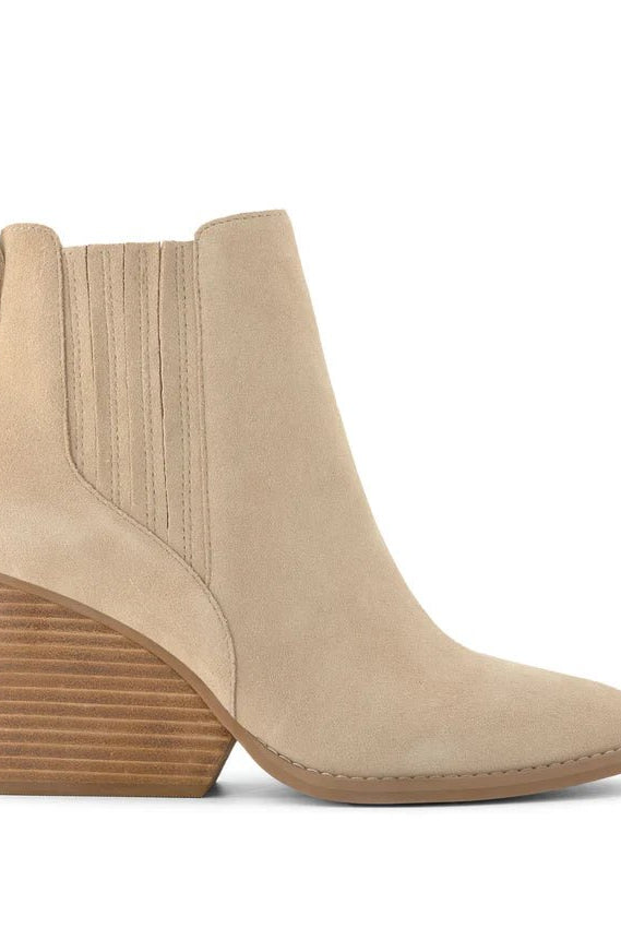 Rose & Lee Co Noa Boot, Oat Suede Accessories