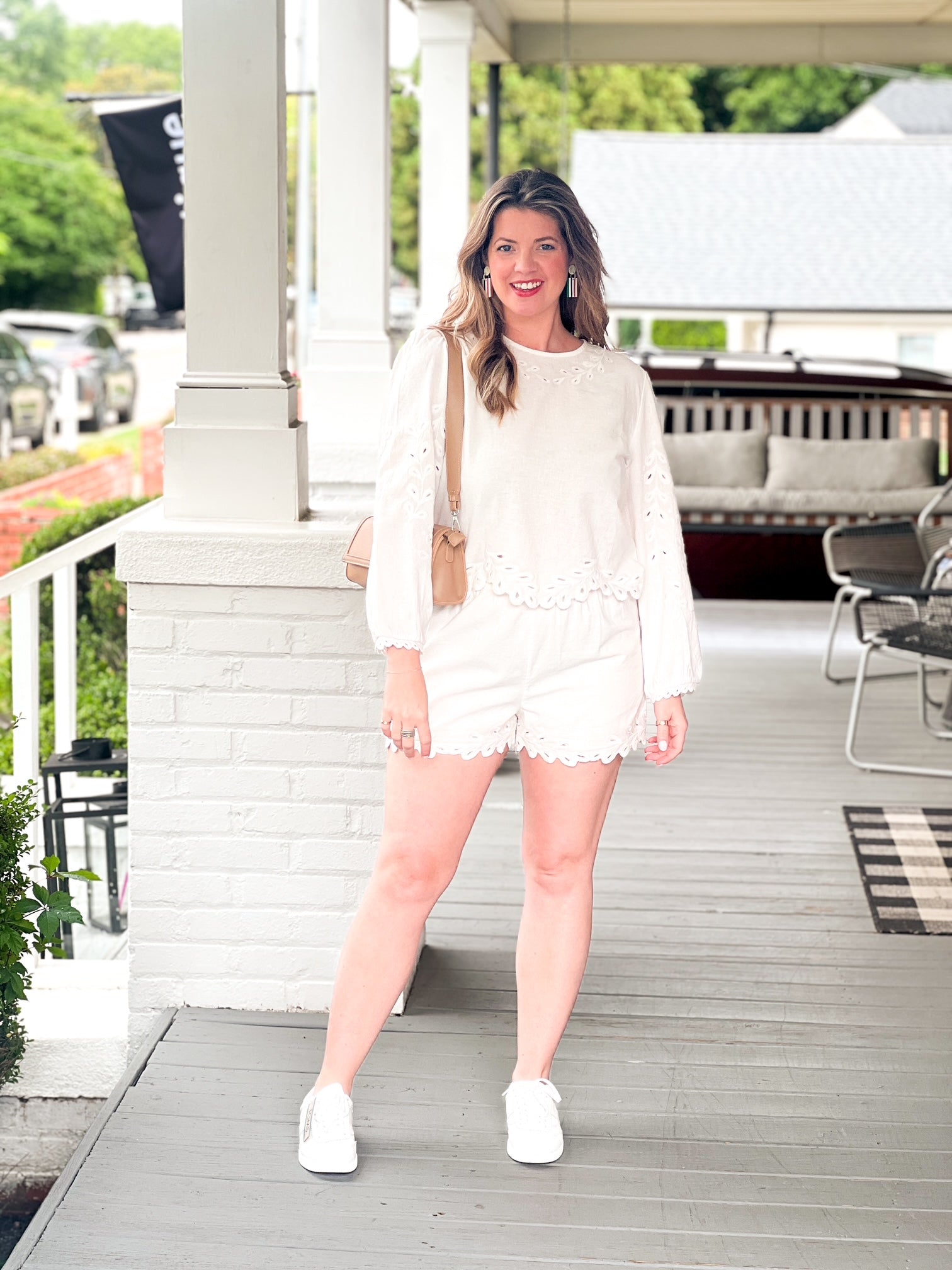 high waisted white shorts with elastic waist