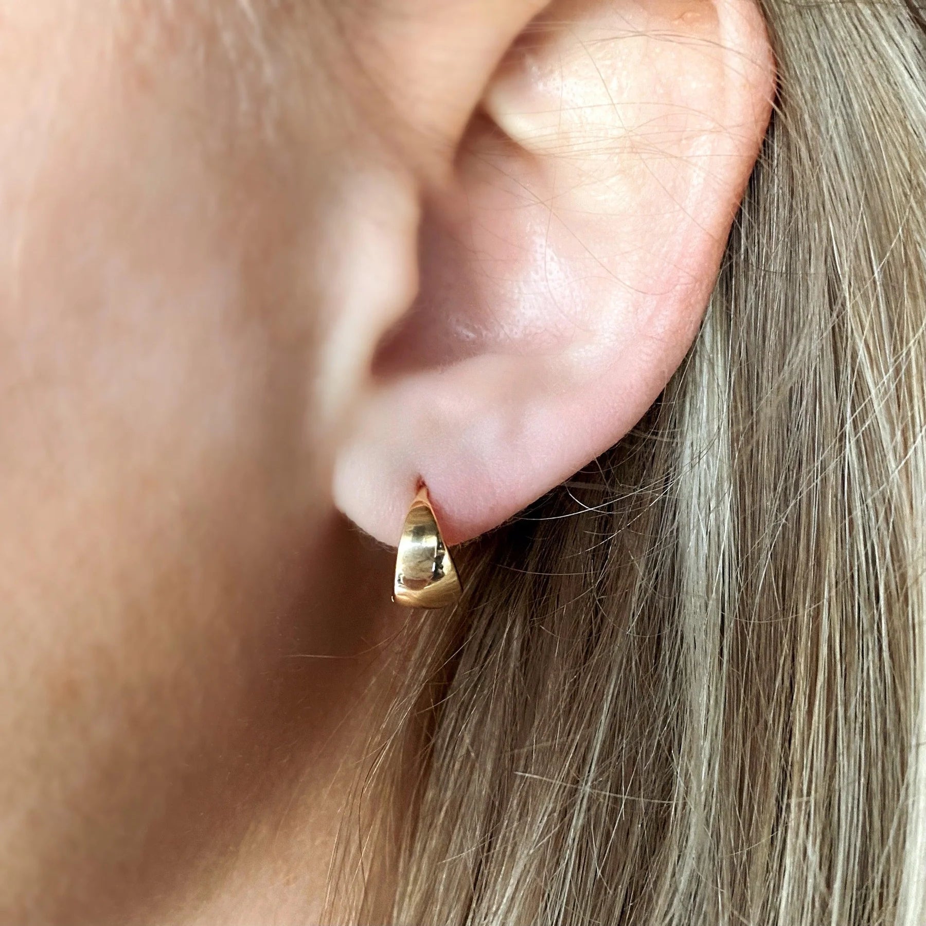 Rose & Lee Co Polished Clicker Hoop Earrings, 18k Gold Filled Earrings