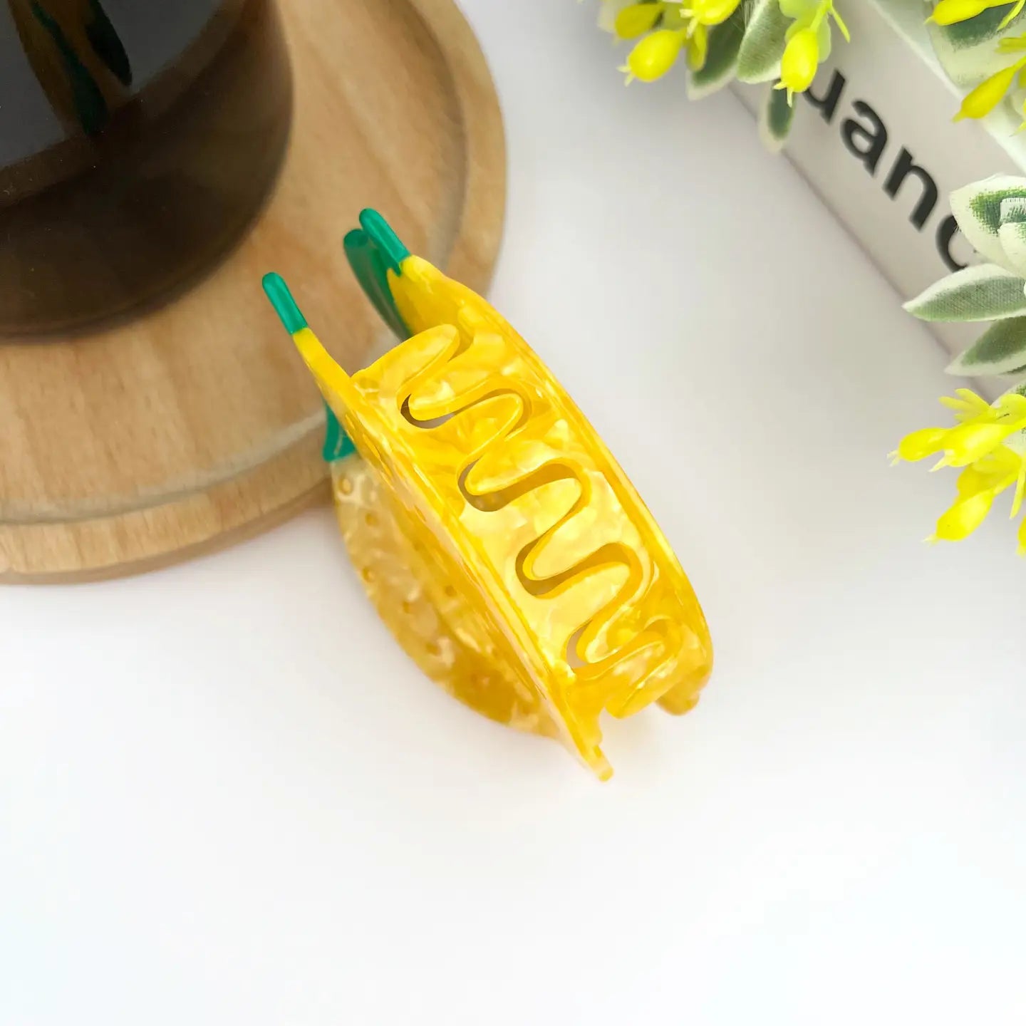 Rose & Lee Co Rhinestone Lemon Claw Clip Hair