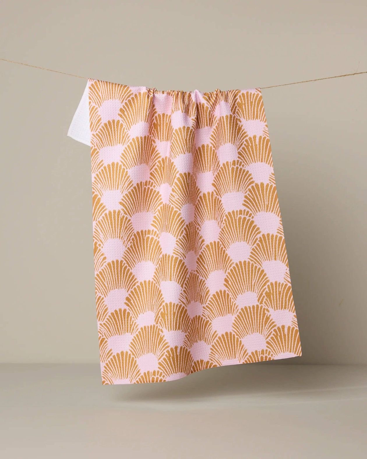 Rose & Lee Co Royal Scallop Tea Towel Home & Gifts