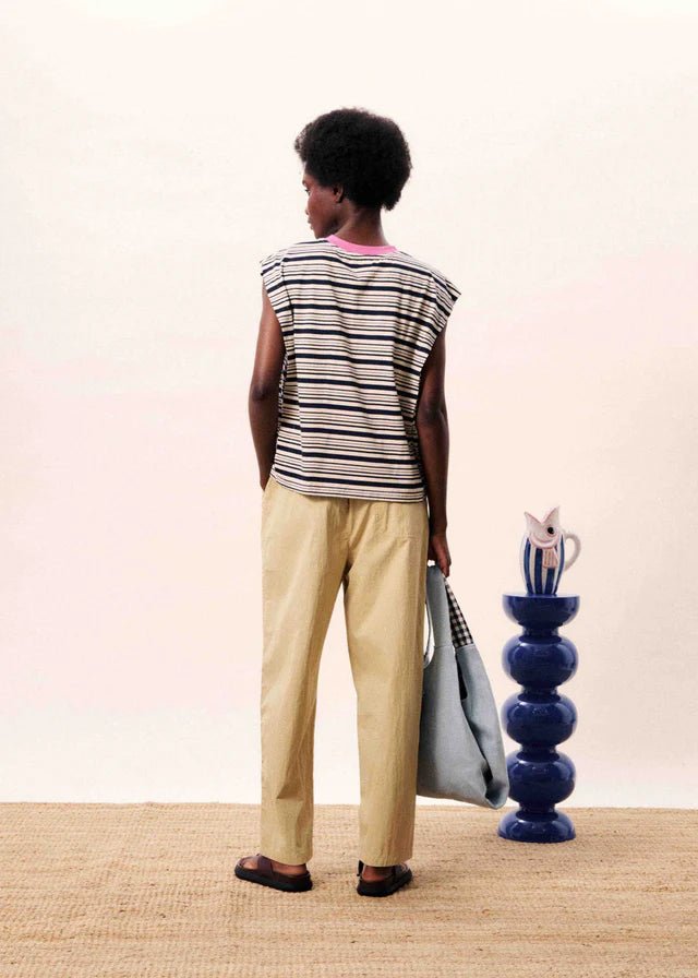 Rose & Lee Co Siroka Top, Bleu Marine Tanks