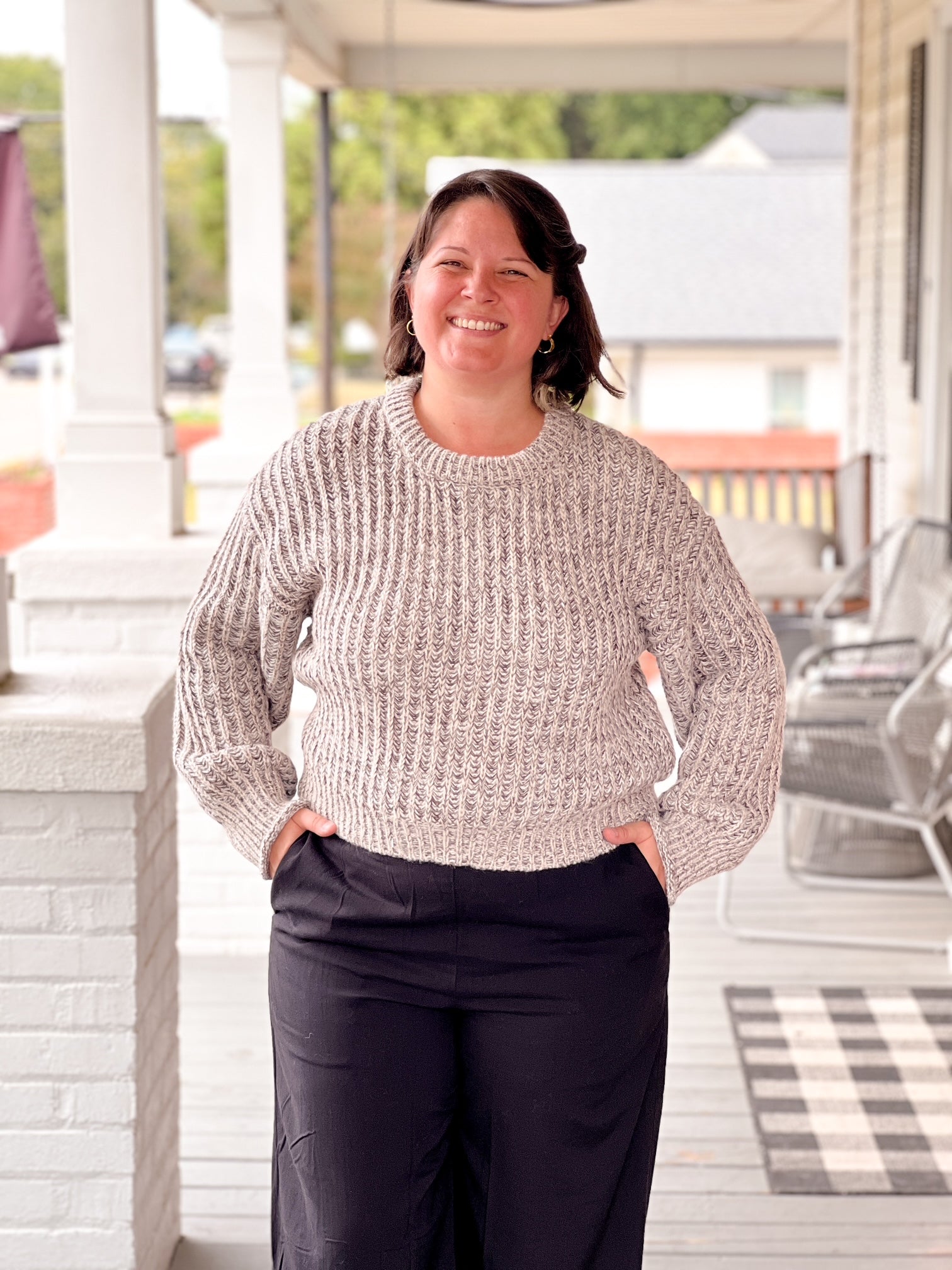 midweight sweater with crew neckline