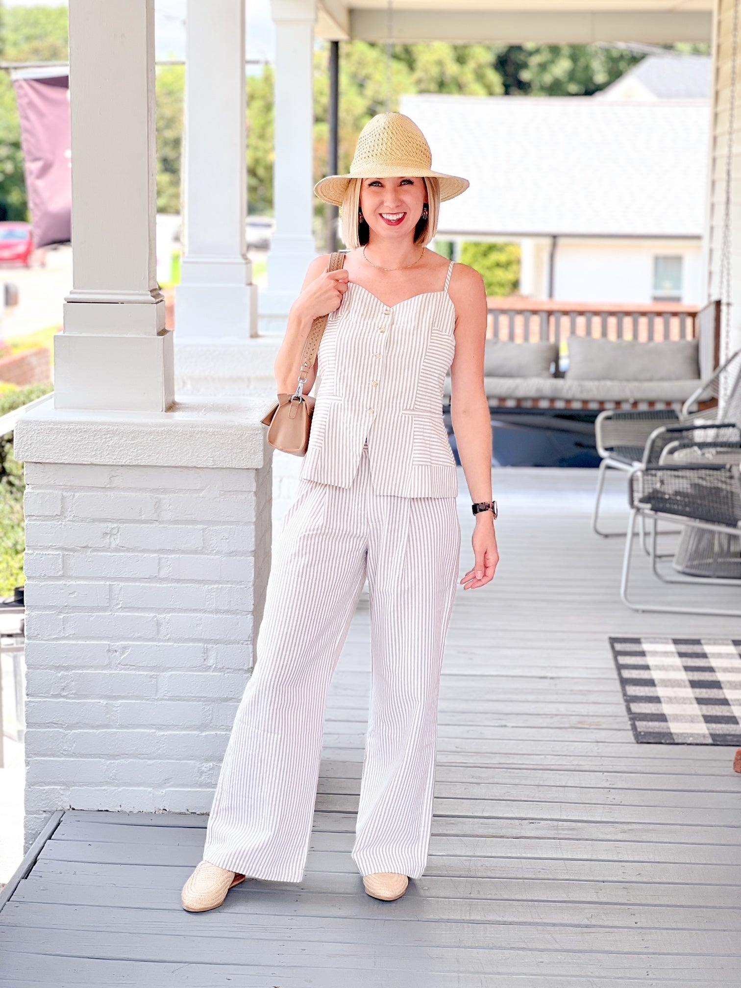 striped pants with elastic waist and wide legs