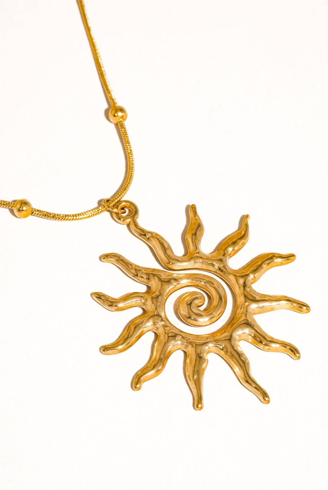 Rose & Lee Co Taiyo Boho Sun Necklace, 18k Gold Necklaces