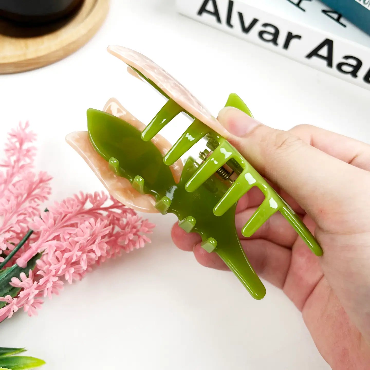 Rose & Lee Co Tulip Claw Clip Accessories