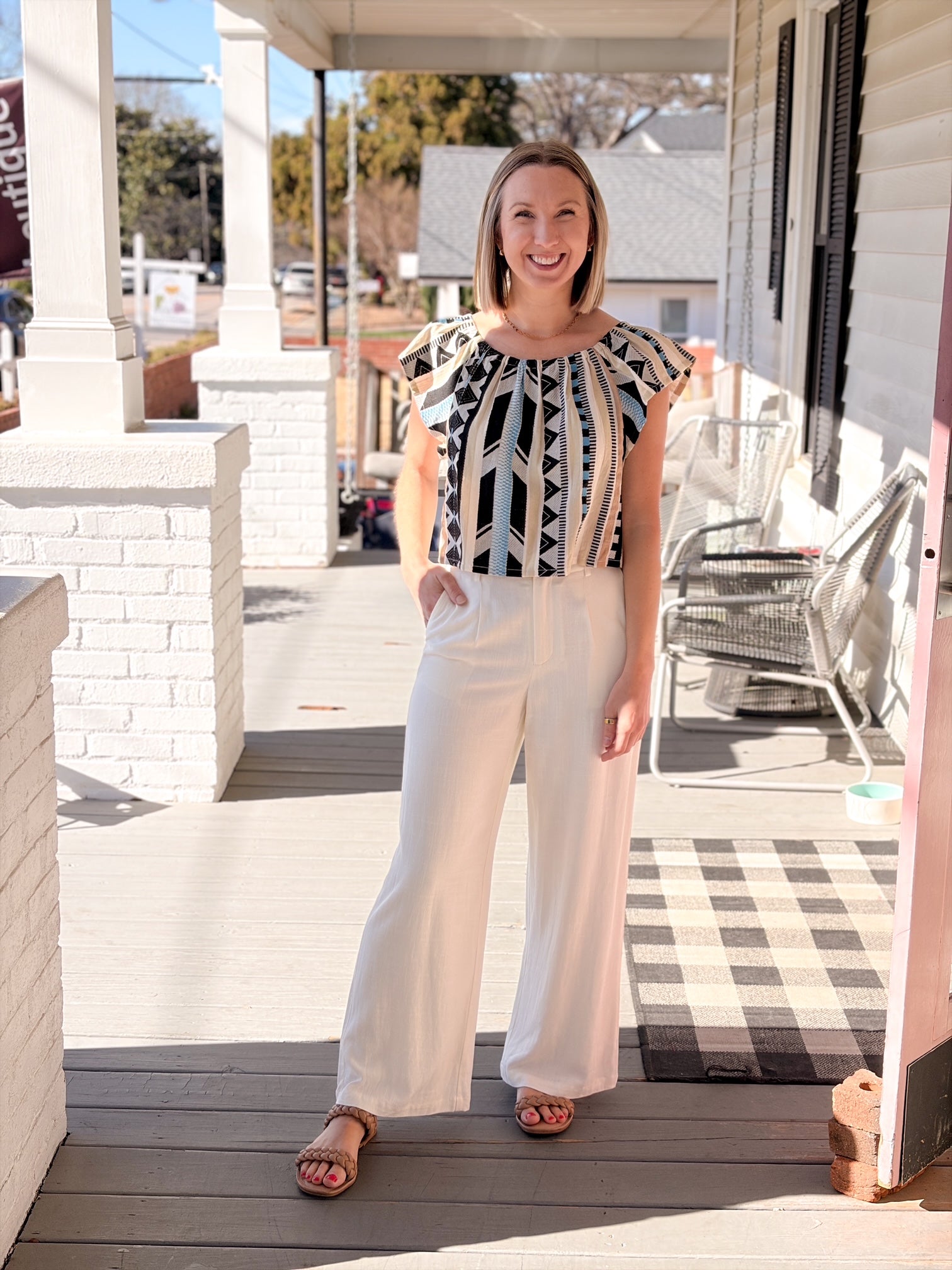 mid rise, wide leg, linen pants in white
