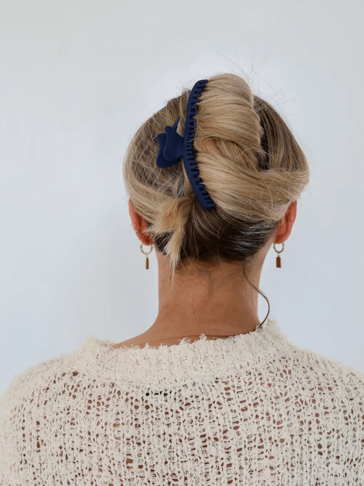 Rose & Lee Co Large Wavy Hold Everything Claw Clip, Navy Blue Hair