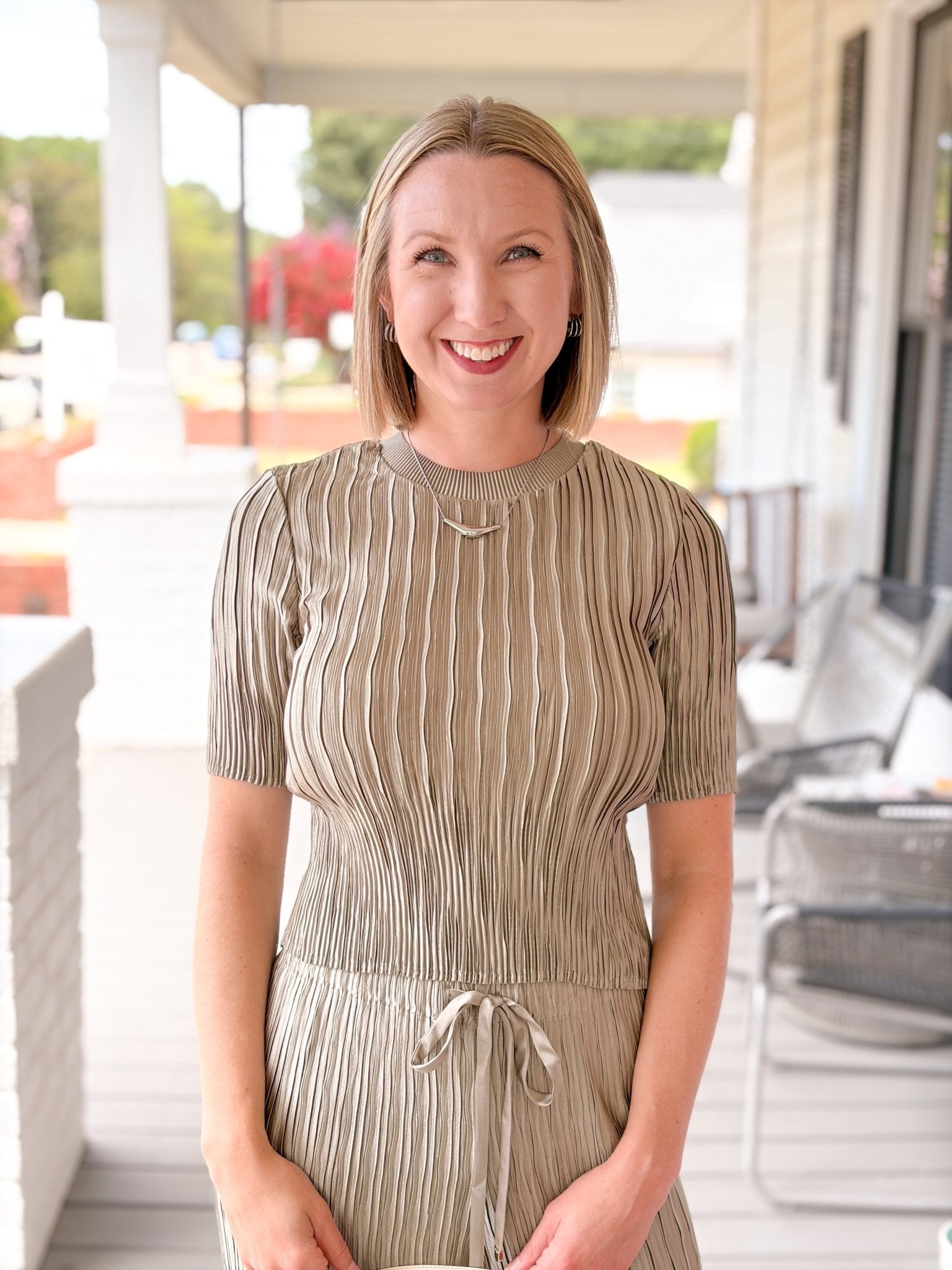Rose & Lee Co Cassie Top, Soft Olive Work Tops