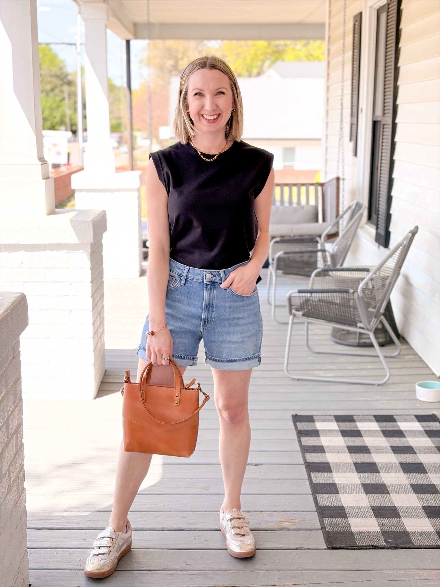 Rose & Lee Co Sola Top, Black short sleeve