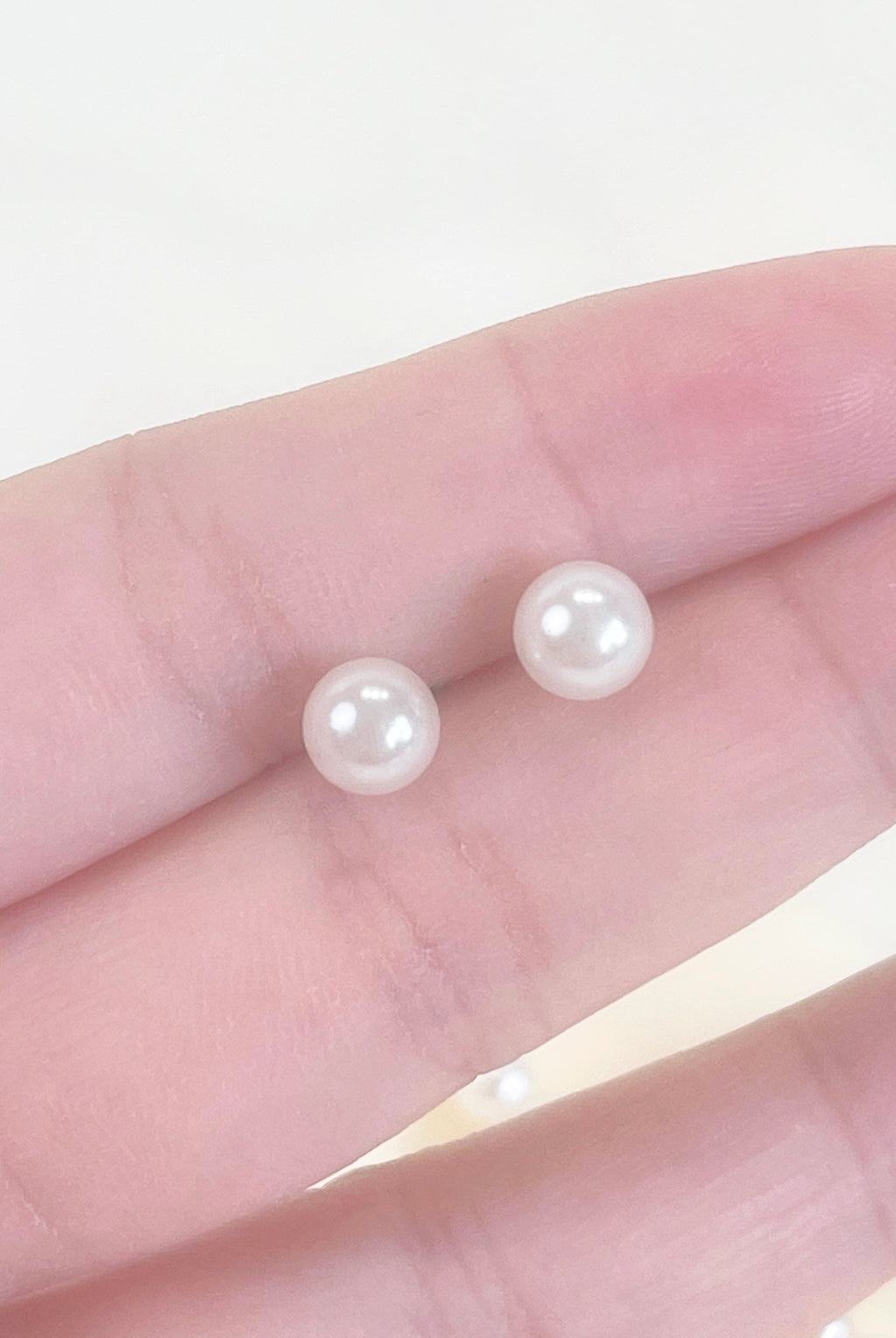 White Pearl Necklace & Pearl Stud Earring Set
