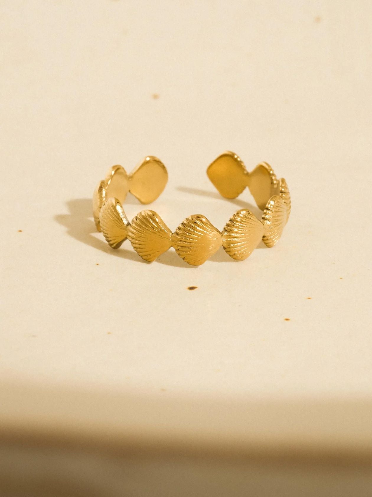 Rose & Lee Co Aquelle Shell Ring, 18k Gold Rings