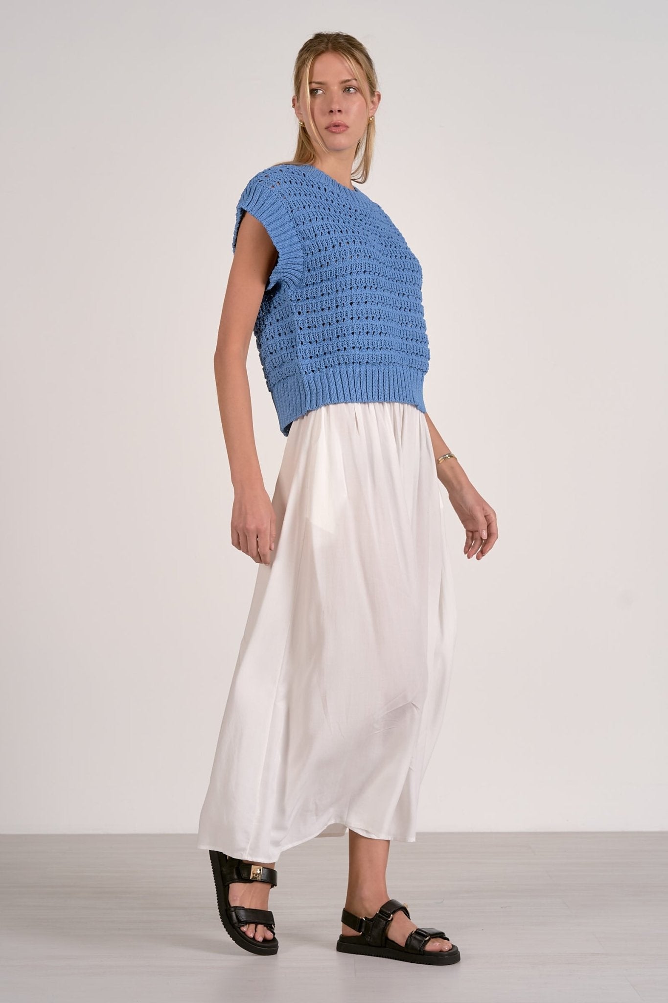Rose & Lee Co Diana Top, Blue short sleeve