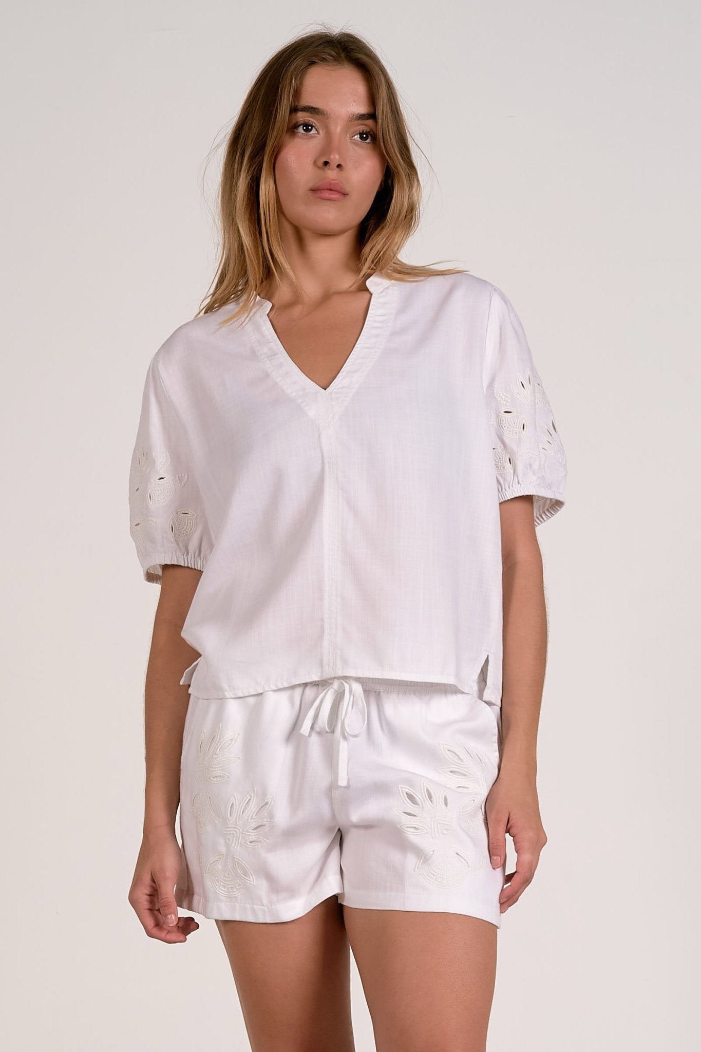 Rose & Lee Co Emerie Top, White short sleeve
