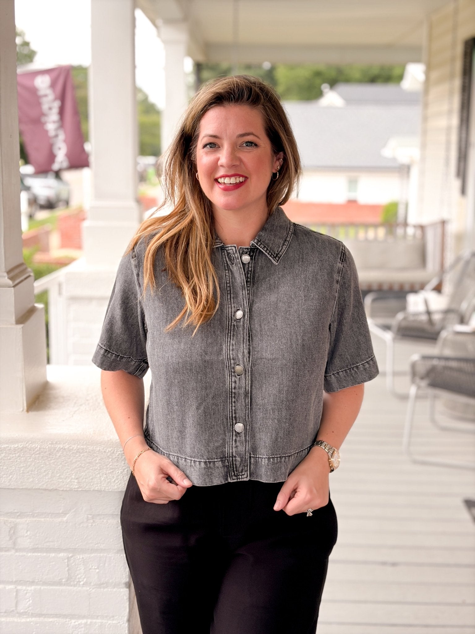 Rose & Lee Co Rimpel Top, Grey Acid Wash short sleeve
