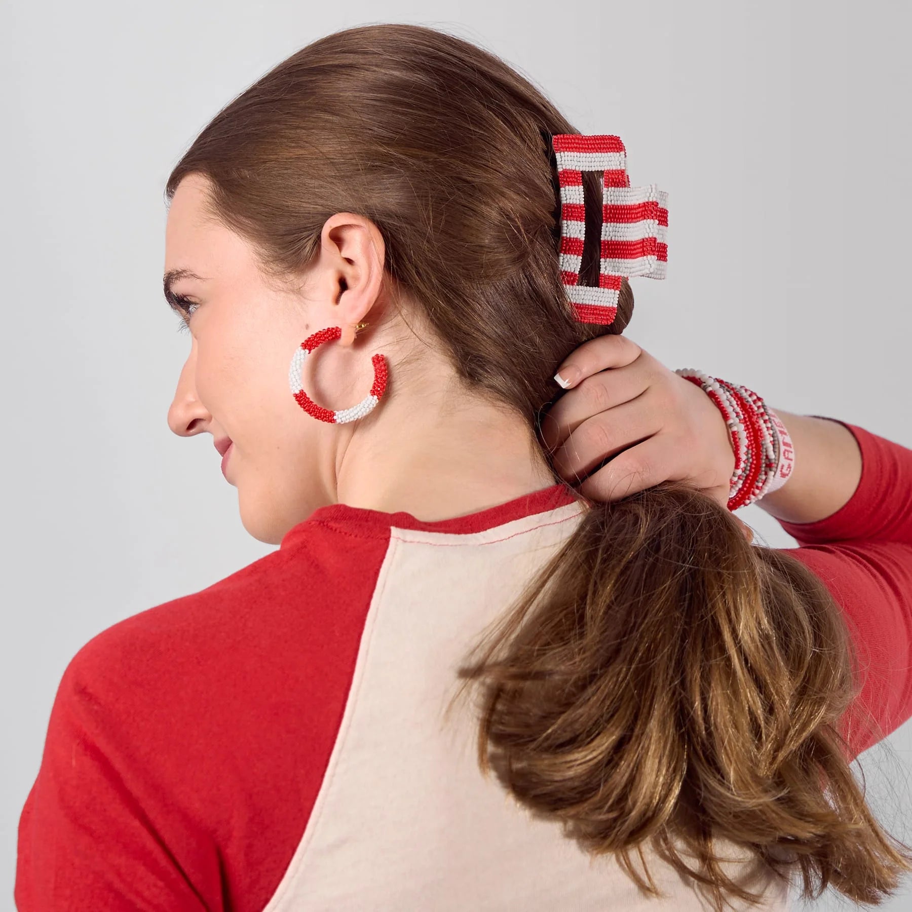 Rose & Lee Co Gameday Seed Bead Claw Clip, Red Stripes Hair