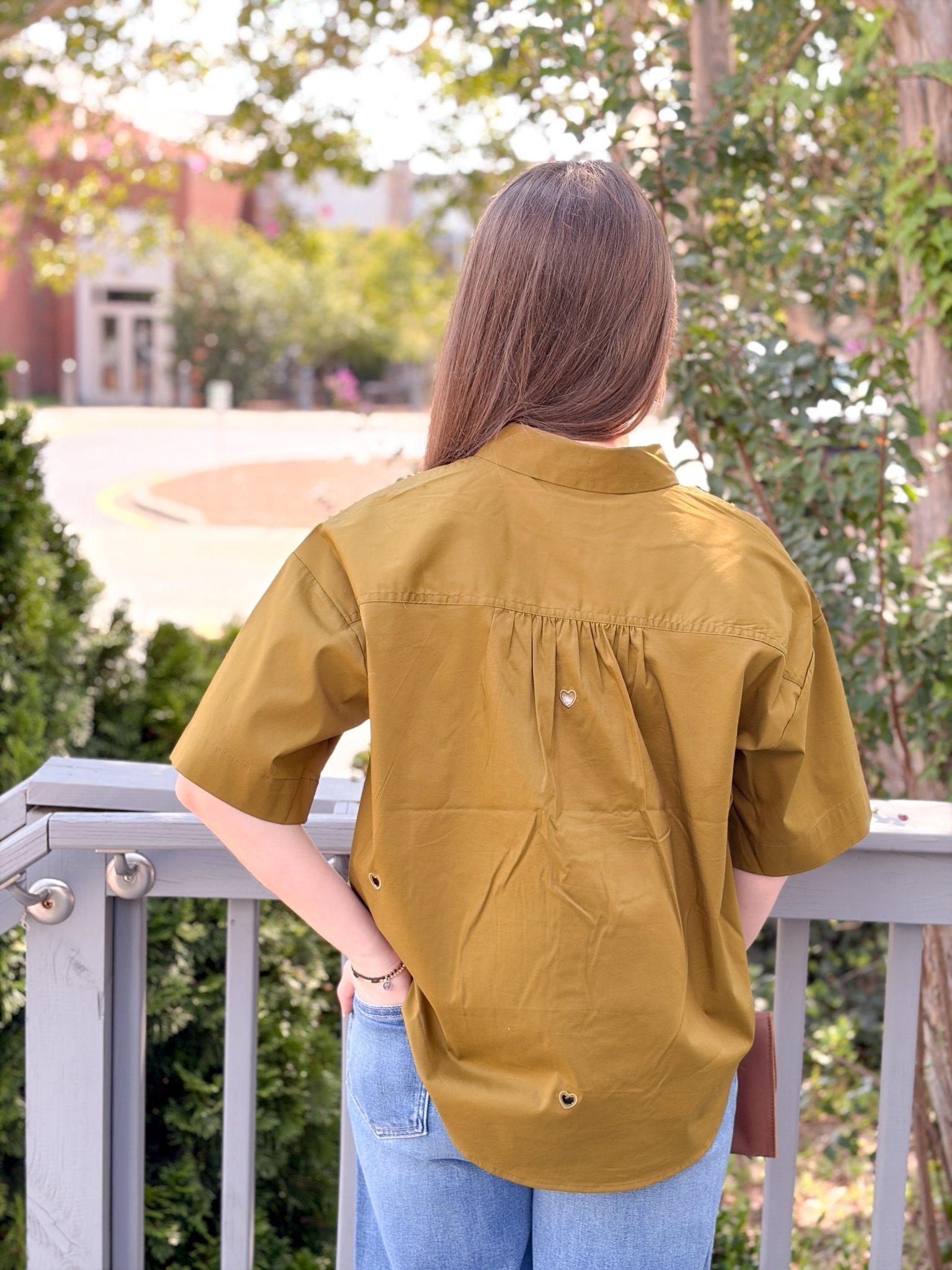 Rose & Lee Co Lelaya Top, Fir Green short sleeve