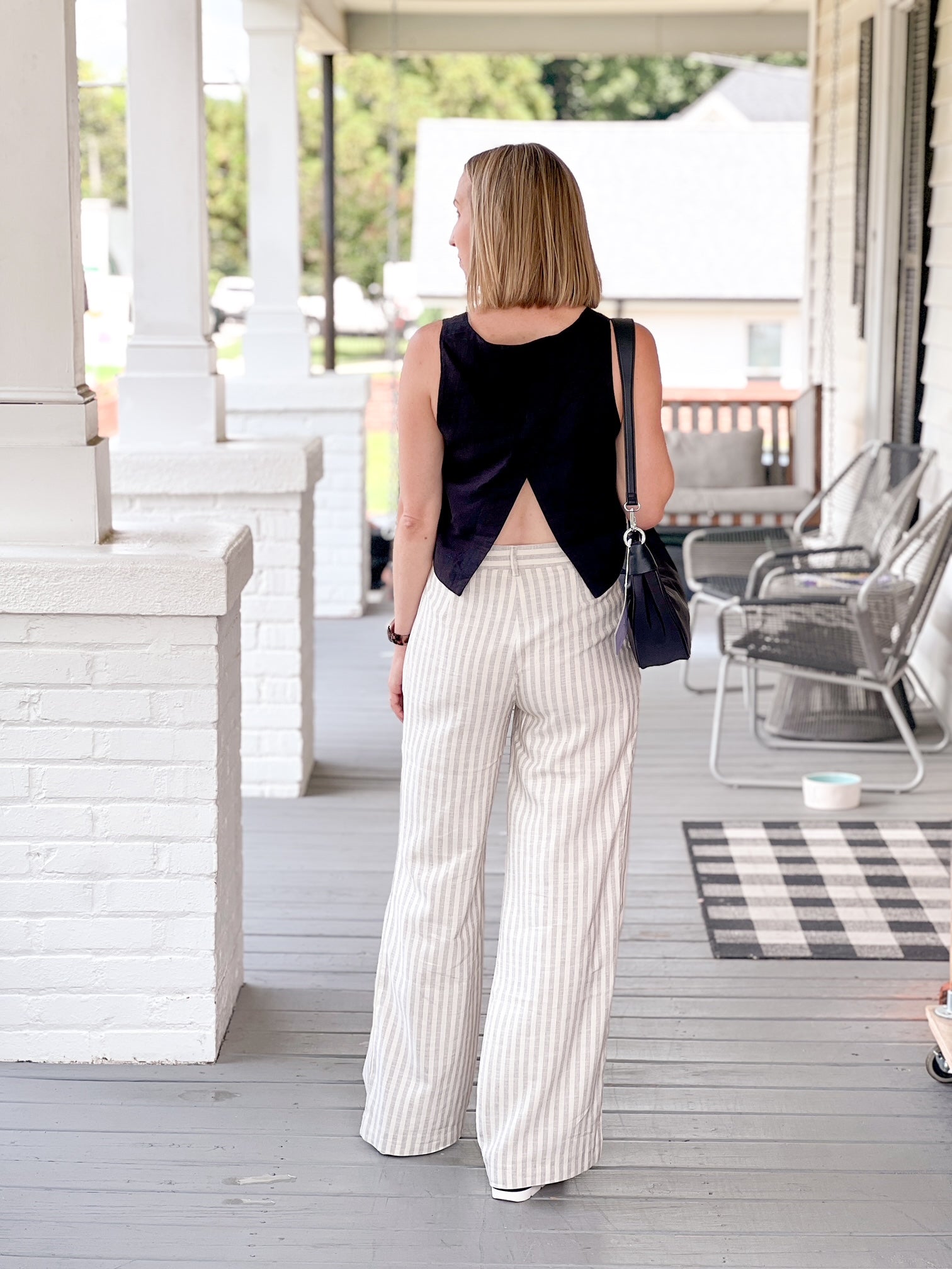 wide leg pants, elastic waist, black stripe