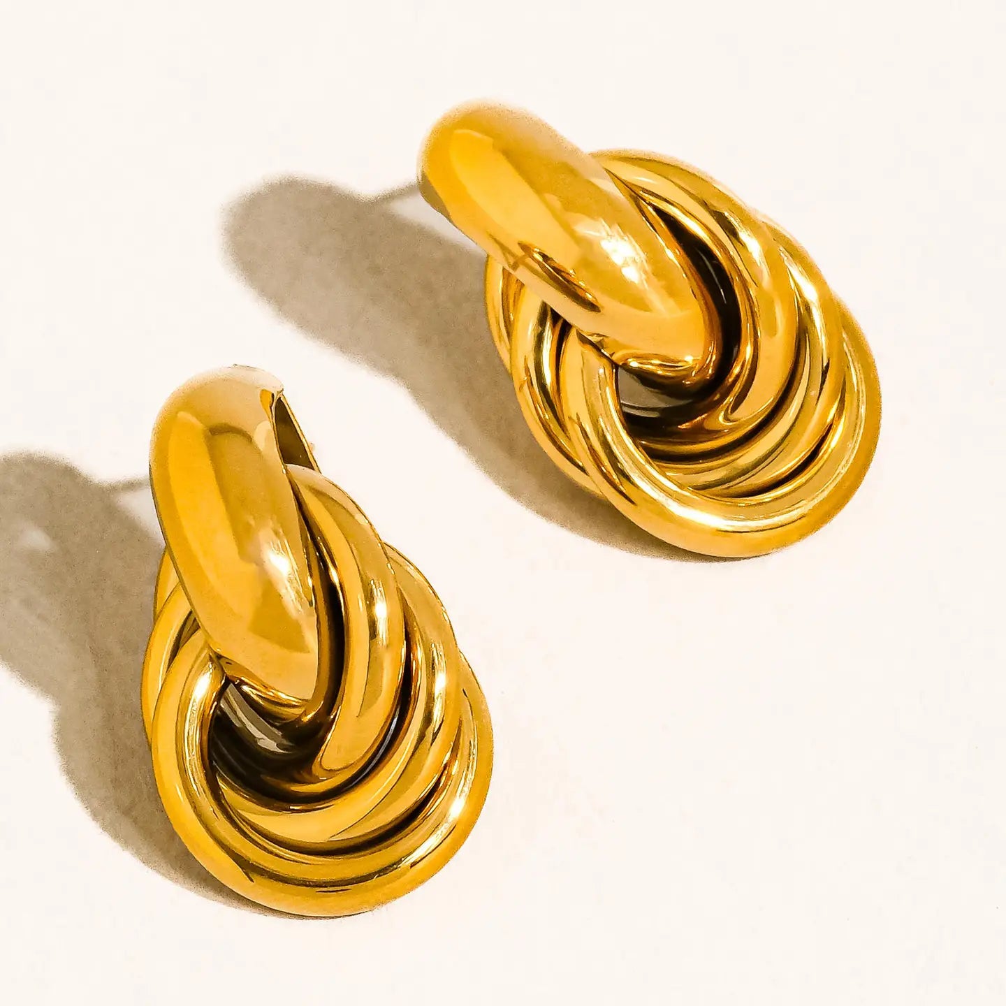 18K Gold Knot Earrings