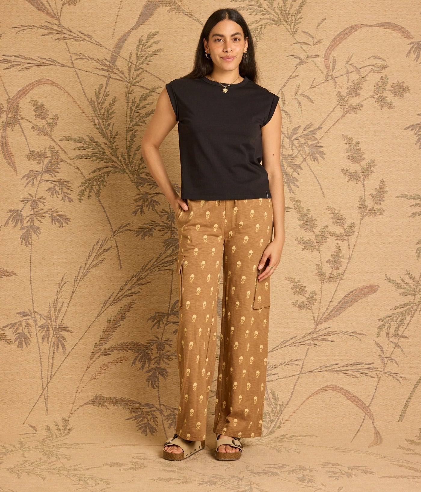 Rose & Lee Co Sola Top, Black short sleeve