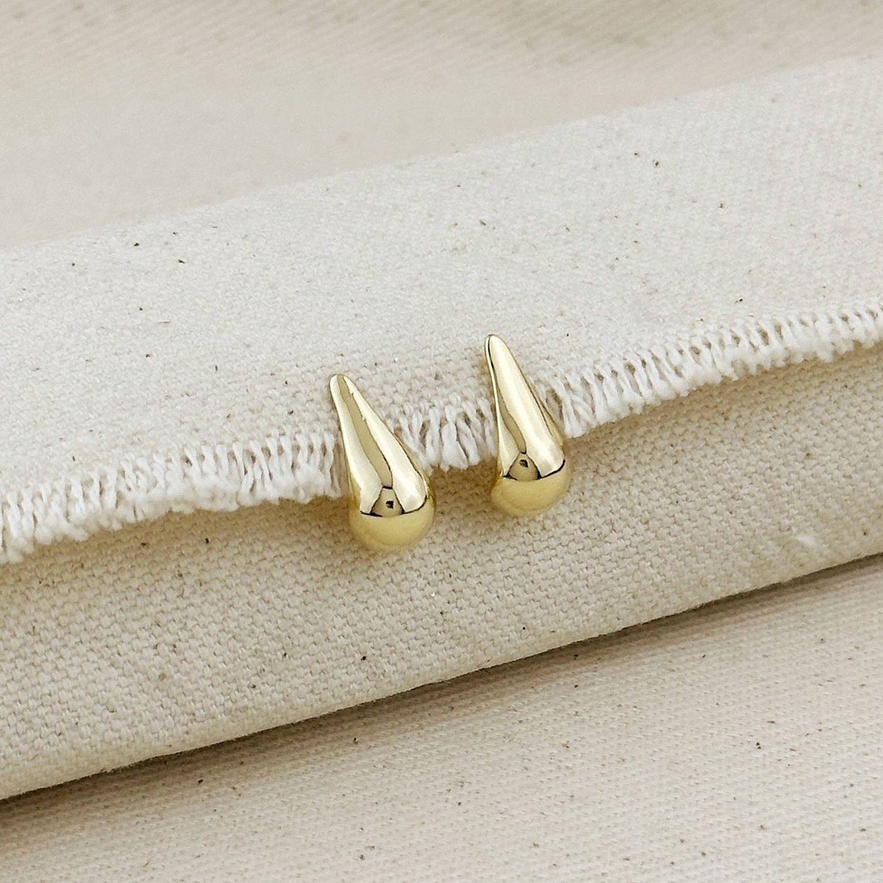 18k Gold Filled 15mm Teardrop Stud Earrings
