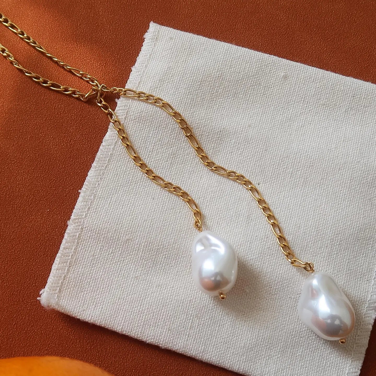 Rose & Lee Co Trévia Baroque Pearl Necklace, 18k Gold Necklaces