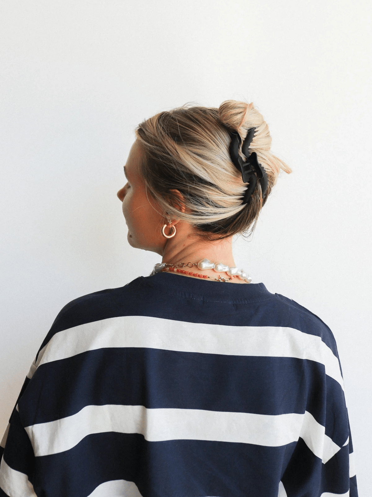 Rose & Lee Co Midi Wavy Hold Everything Claw Clip, Black Hair